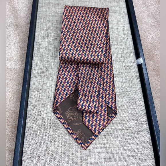 BRITCHES OF GEORGETOWNE MEN'S SILK TIE - Picture 2 of 3